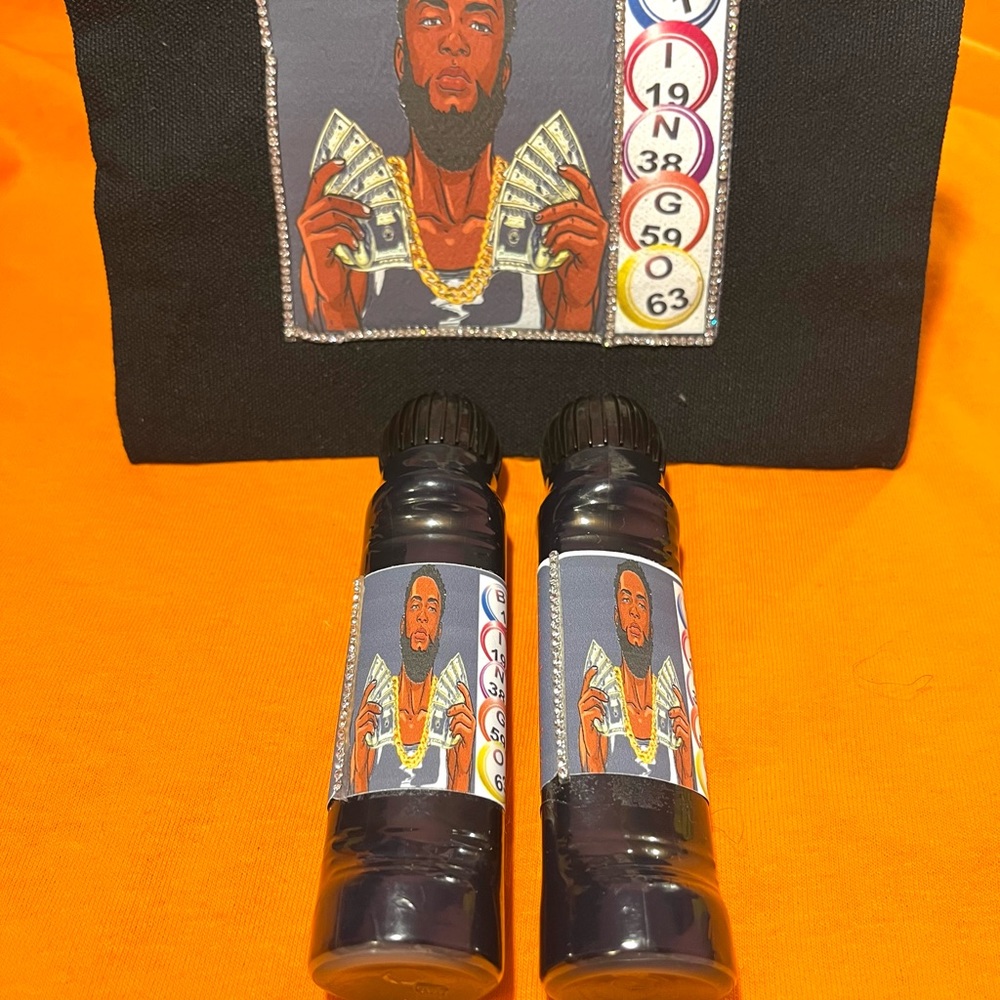 Custom bingo dauber and pouch